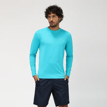 Carregar imagem no visualizador da galeria, Model Front: Uv Line T-Shirt Camiseta Uvpro Ml Azul Piscina Upf50+
