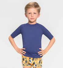 Carregar imagem no visualizador da galeria, Model Front: Uv Line T-Shirt Kids Fpu50+ Uvpro Short Sleeve T-Shirt Navy Blue Uv
