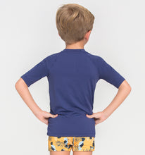 Carregar imagem no visualizador da galeria, Model Back: Uv Line T-Shirt Kids Fpu50+ Uvpro Short Sleeve T-Shirt Navy Blue Uv
