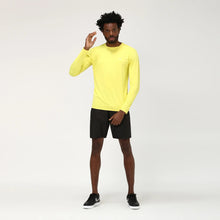 Carregar imagem no visualizador da galeria, Model Front: Uv Line Fitness Haut Longsleeve Uvpro Amarelo Upf50+

