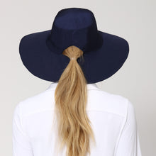 Carregar imagem no visualizador da galeria, Model Back: Uv Line Chapeau Souple/Capeline San Diego Marinho Oceano Upf50+
