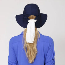 Carregar imagem no visualizador da galeria, Model Back: Uv Line Chapeau Souple/Capeline San Remo Fpu50+ Hat Navy Blue Uv
