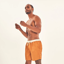 Carregar imagem no visualizador da galeria, Image 03: Uv Line Bermuda / Short Pour Homme Shorts Boxer Ocre Upf50+
