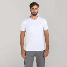 Carregar imagem no visualizador da galeria, Model Front: Uv Line Fitness Haut Sport Fit Mas Branco Upf50+
