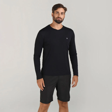 Carregar imagem no visualizador da galeria, Model Front: Uv Line Fitness Haut Sport Fit Ml Preto Msc
