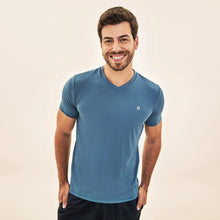 Carregar imagem no visualizador da galeria, Model Front: Uv Line T-Shirt Pour Homme T-Shirt Sport Fit Aco
