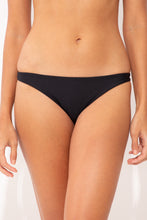 Carregar imagem no visualizador da galeria, Gallery: Wednesday In Hawaii By Rio De Sol Bas Bottom Lava Oahu
