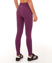 Carregar imagem no visualizador da galeria, Legging Sem Costura Essential Roxo Wine
