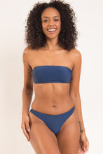 Carregar imagem no visualizador da galeria, Set Navy Bandeau-Reto Nice-Fio
