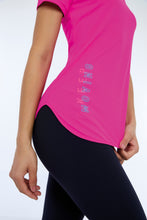 Carregar imagem no visualizador da galeria, T-Shirt Skin Fit Inspiracionais Pink Choque
