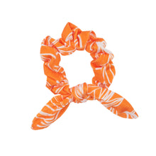 Carregar imagem no visualizador da galeria, Trail-Orange Scrunchie
